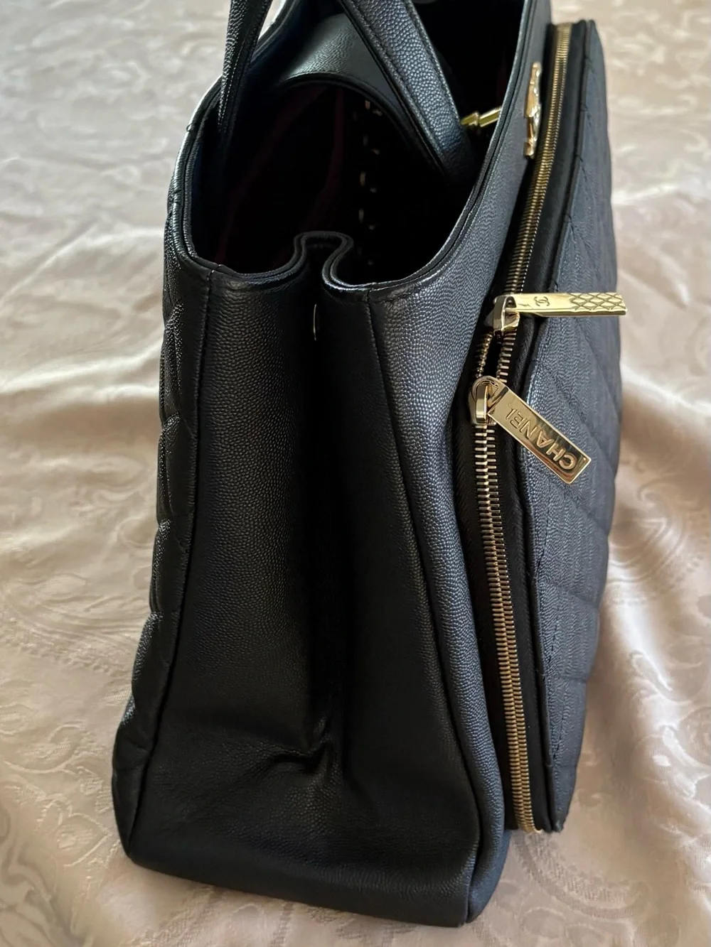 Chanel caviar tote